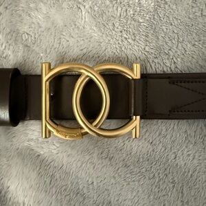 Salvatore ferragamo Luxury Brown Leather Belt with Gold Buckle. Size 34.